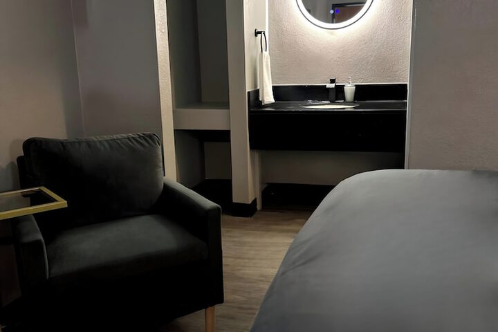 Basic Double Room (19 of 20)