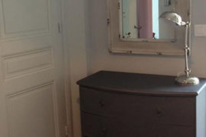 Room 17 of 27
