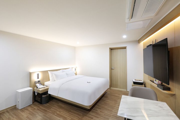 Room 45 of 74