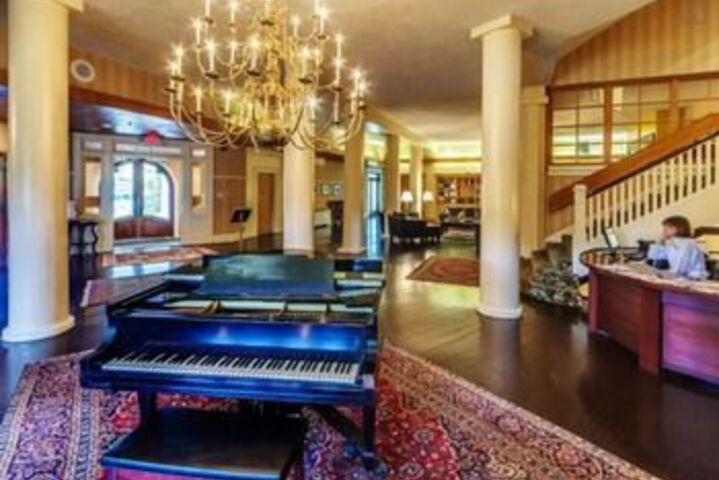 Hotel Interior 22 of 25