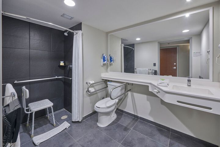 Room 15 of 36