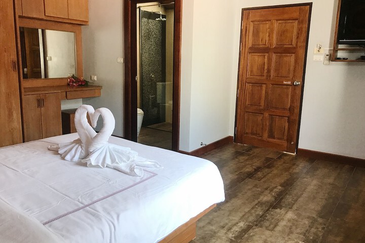Room 12 of 35