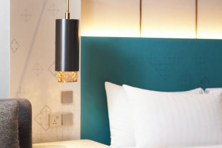 Room 28 of 277