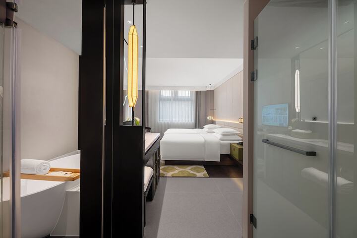 Room 7 of 40