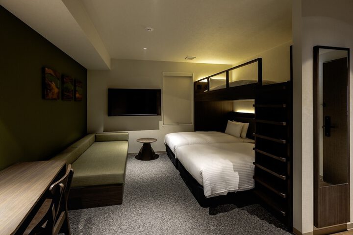 Room 20 of 35