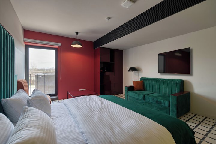 Room 6 of 43