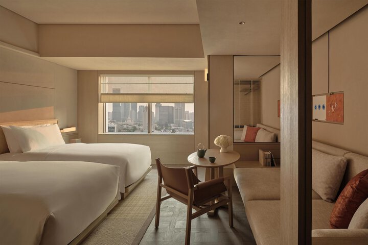 Room 40 of 98