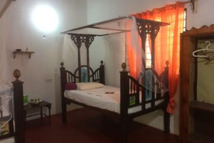 Room 10 of 23