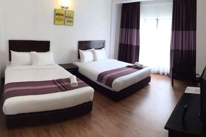 Room 9 of 29