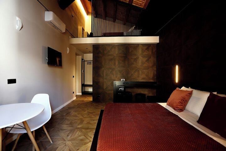Room 14 of 183