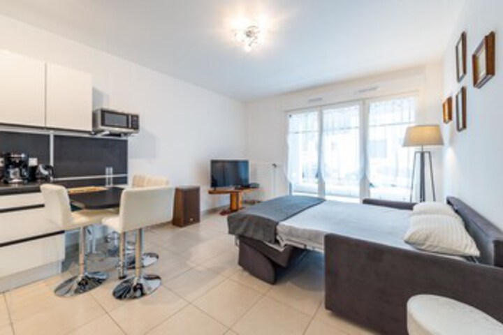 Room 8 of 22