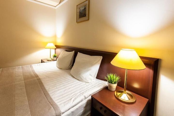 Room 2 of 34