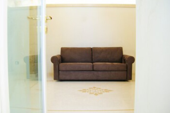 Room 3 of 9