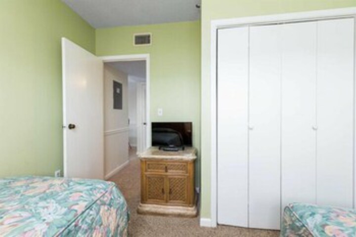 Room 128 of 152