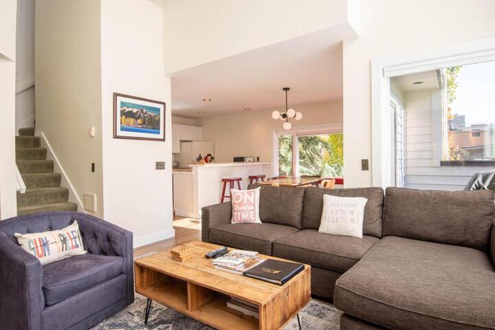 Knob Hill Ridge Townhome 1