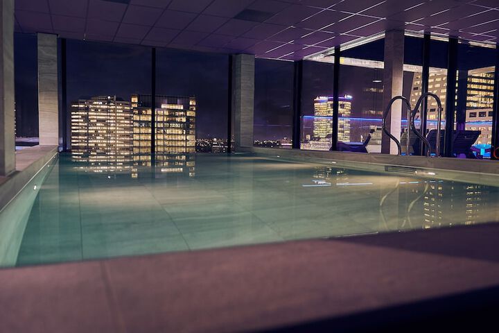 Pool 21 of 42