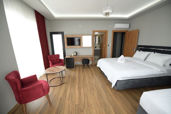 Room 25 of 34