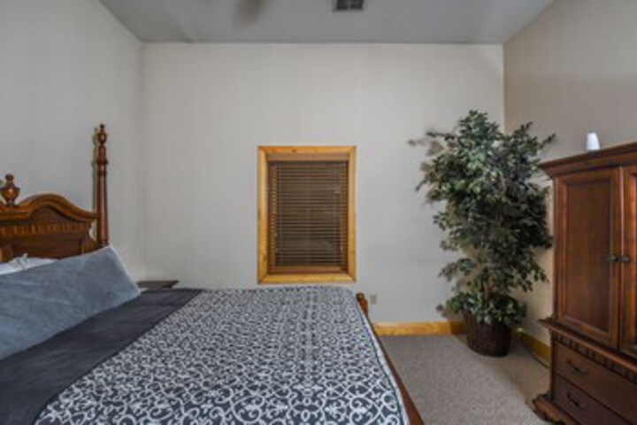 Room 34 of 34