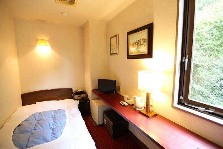 Room 11 of 46