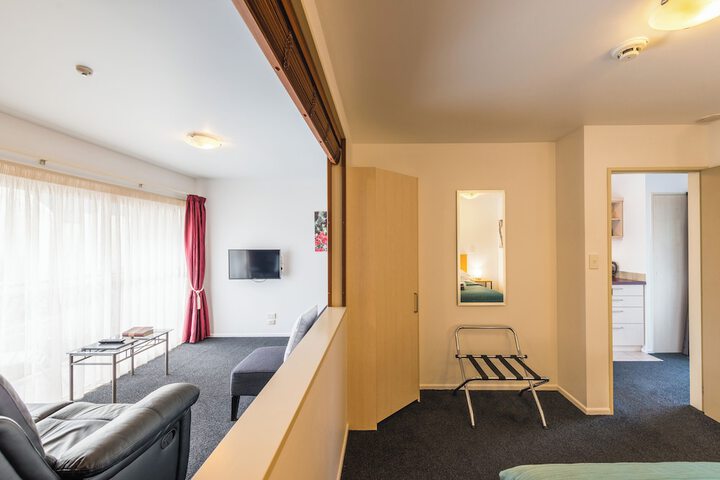 Room 51 of 80