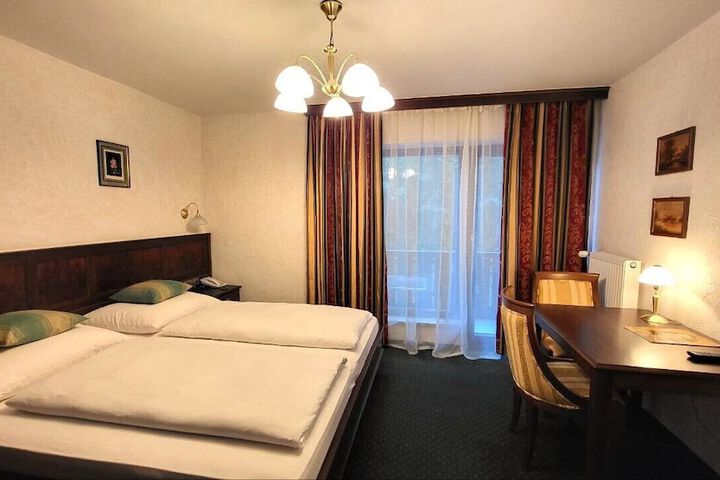 Room 15 of 119
