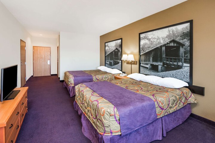 1 Queen Bed (19 of 35)