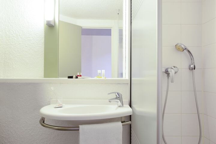 Room 25 of 51