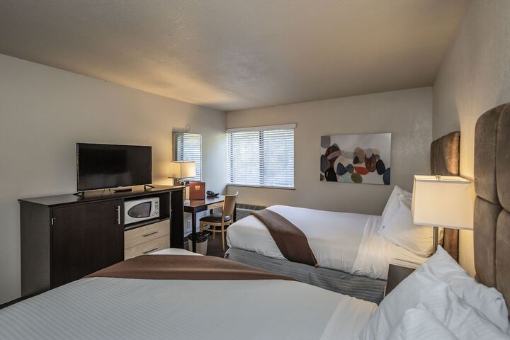 Standard Room, King or Two Doubles (5 of 5)