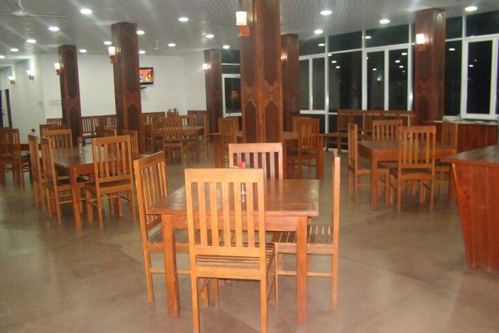 Dining 15 of 20