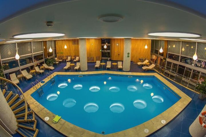Pool 27 of 53
