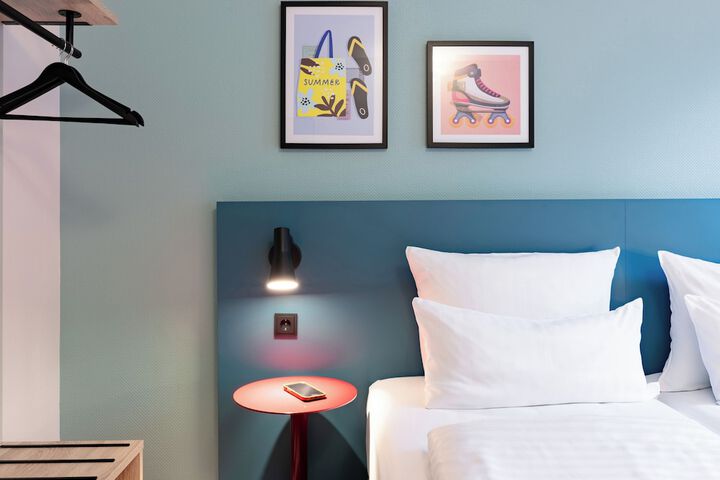 Room 5 of 38