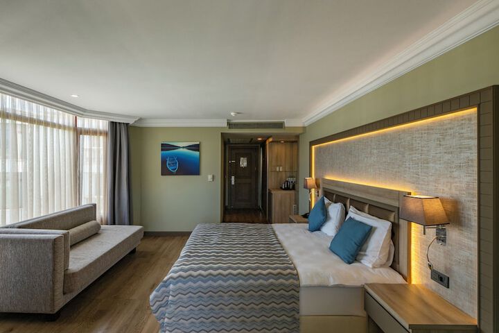 Room 32 of 125