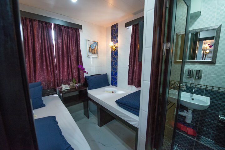 Room 14 of 48