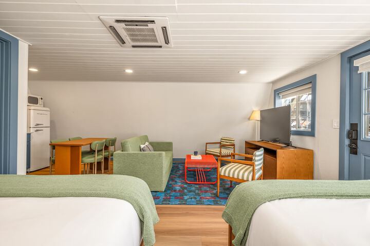 Room 11 of 72