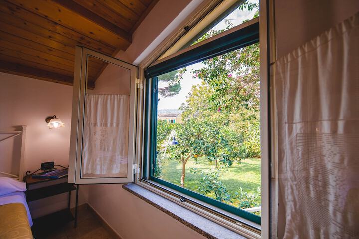 Room 8 of 75