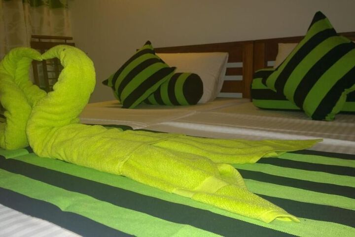 Room 6 of 13