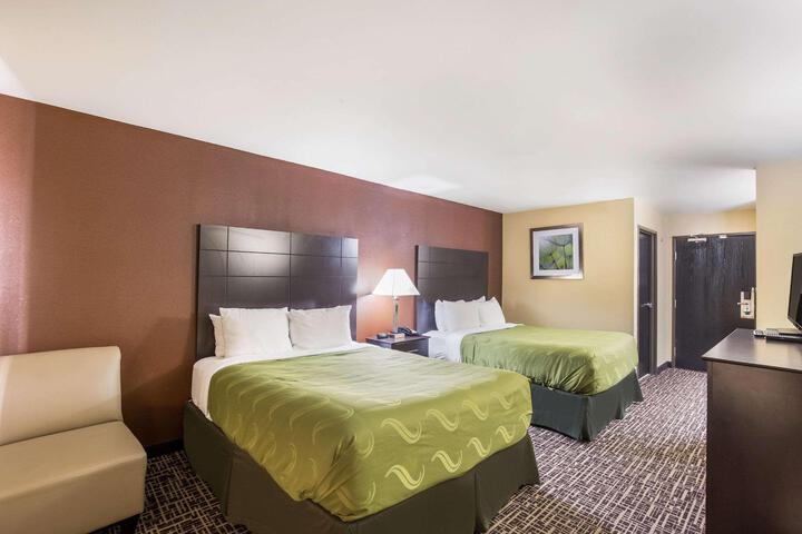 Queen Bed Accessible (7 of 18)