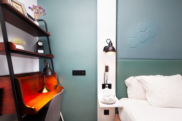 Room 21 of 41