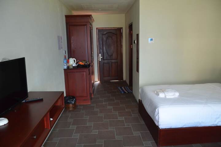 Room 28 of 91
