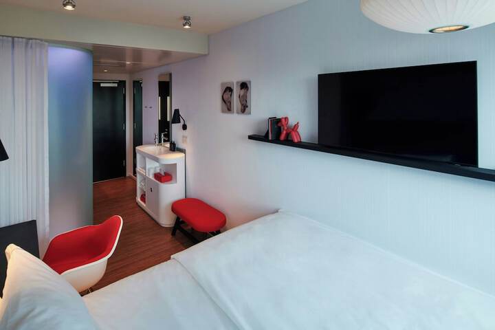 Room 15 of 58