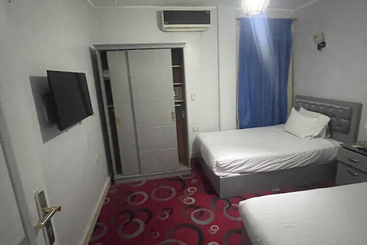 Room 43 of 196