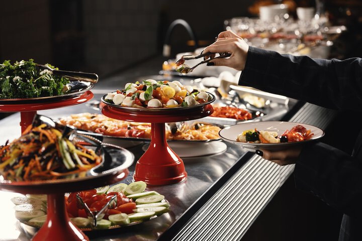Dining 53 of 58