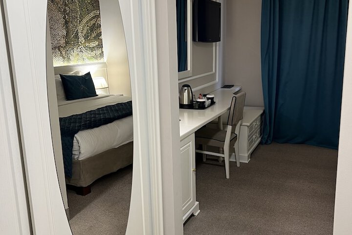 Room 62 of 164