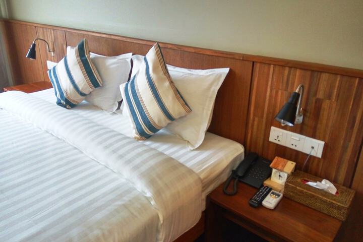 Room 5 of 32