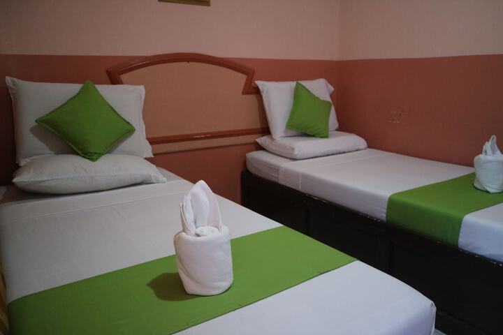 Room 6 of 17