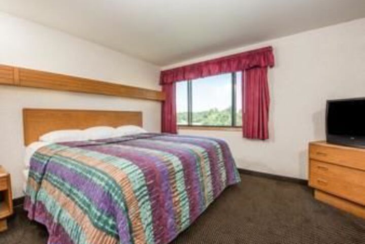Room 21 of 38