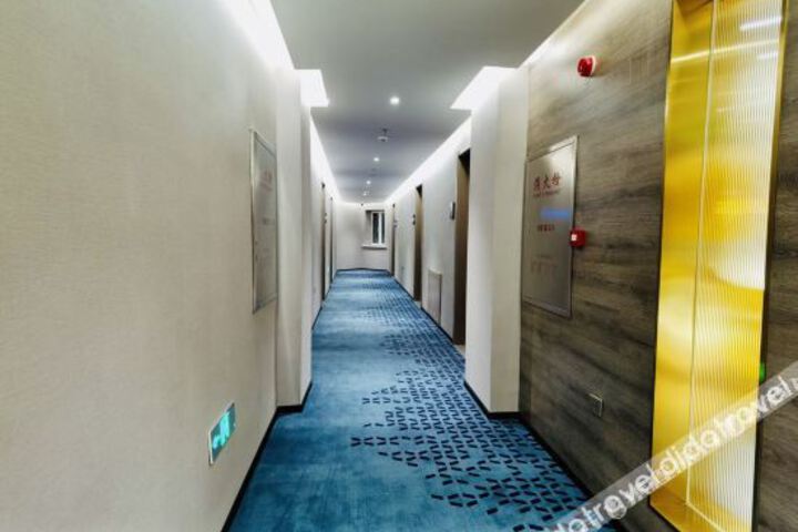 Hotel Interior 9 of 21