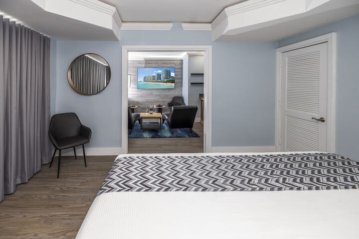 Room 12 of 40