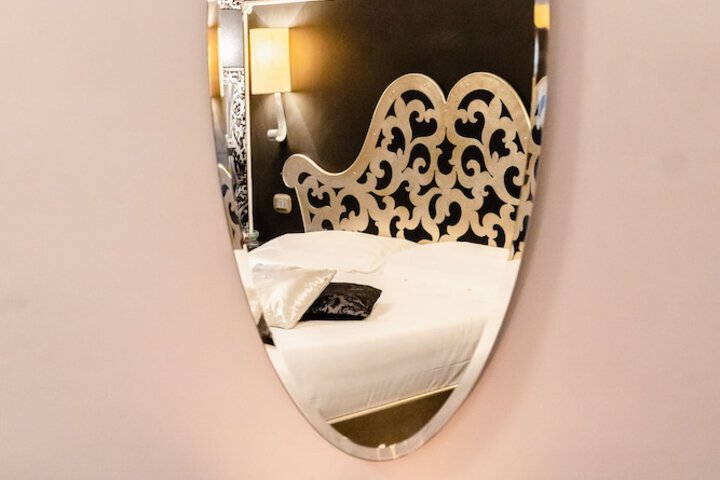 Room 16 of 84