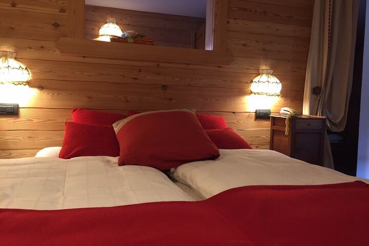Room 12 of 36
